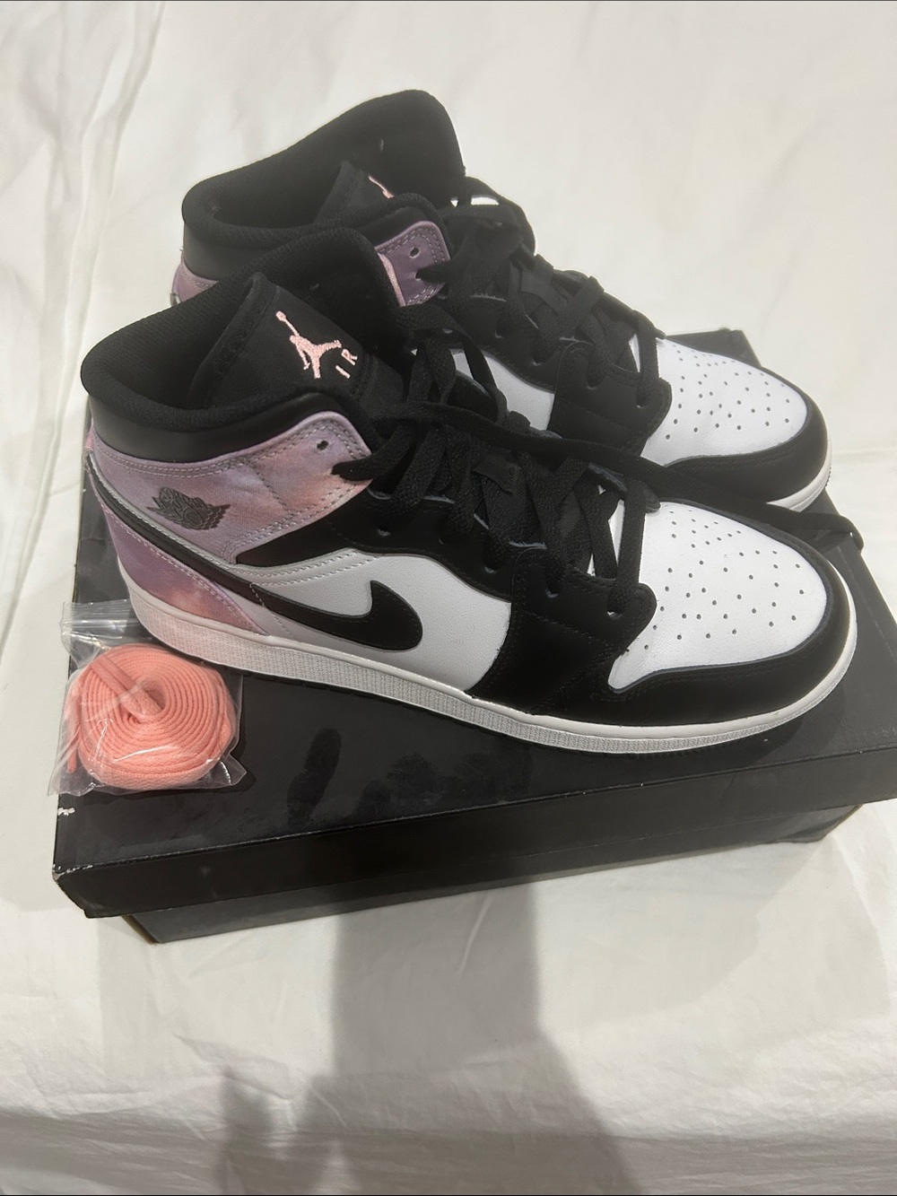 Nike Kids Black/ bleached coral - white sneakers